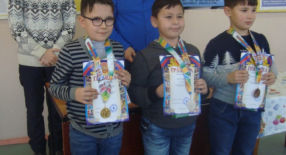 Юные шахматисты разыграли награды турнира «Невинномысск Опен – 2020»