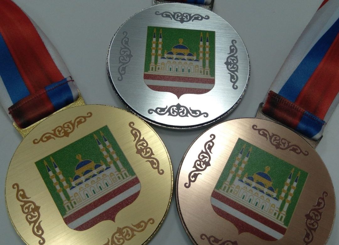 Медали для победителей в военно-патриотической игре