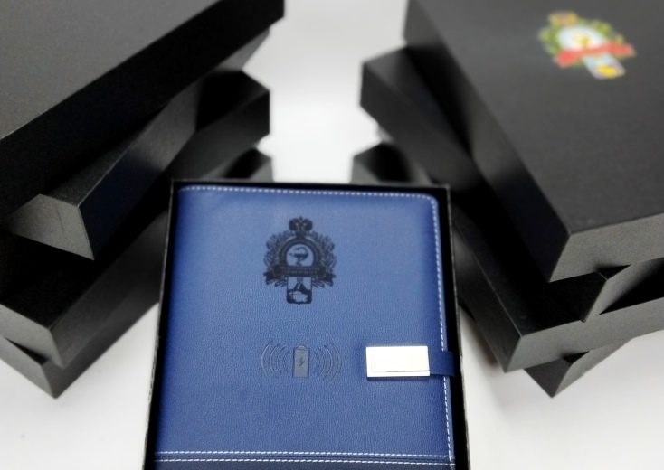 Корпоративные подарки: смарт-ежедневники и классические наборы с ручкой Parker