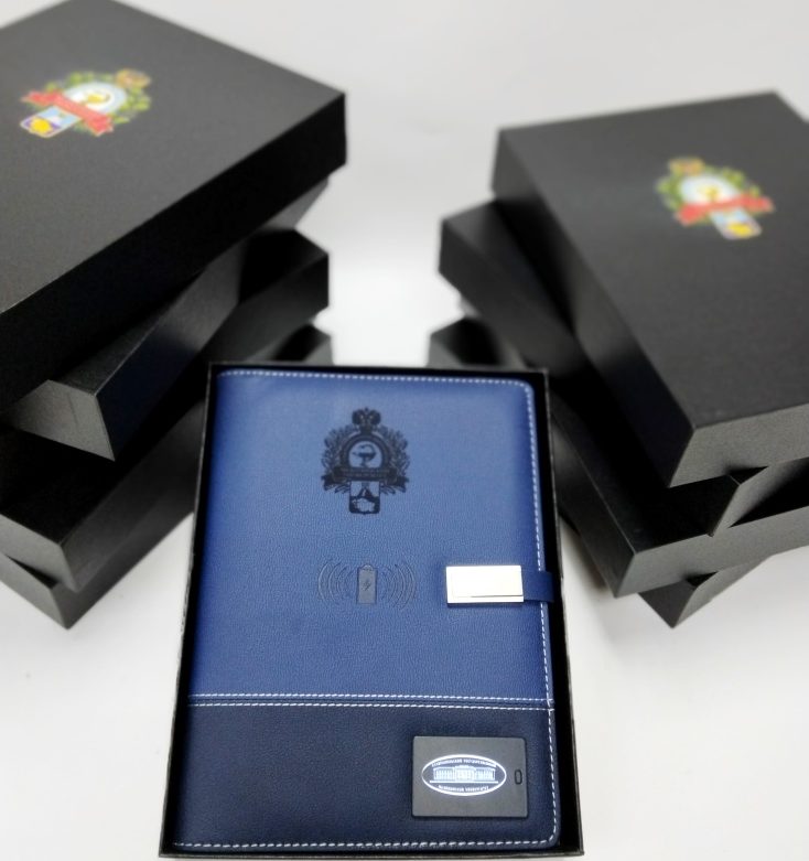 Корпоративные подарки: смарт-ежедневники и классические наборы с ручкой Parker